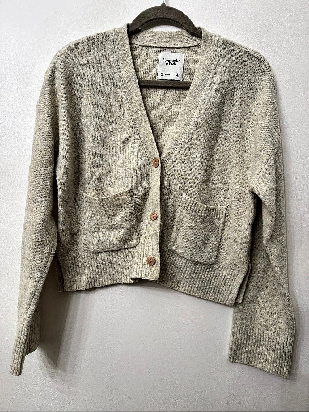 Abercrombie & Fitch Dad V-Neck Cardigan Cream XS